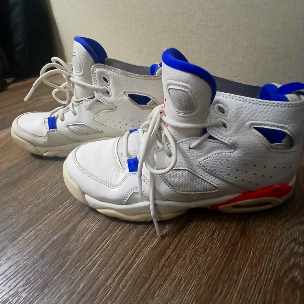 Jordan's size 5Y. Worn with love ❤️